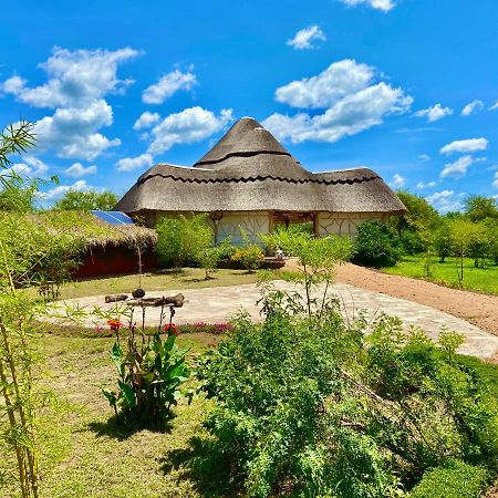 Murchison Falls Bamboo Village Paraa Exterior photo