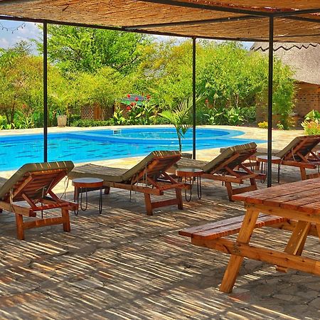 Murchison Falls Bamboo Village Paraa Exterior photo