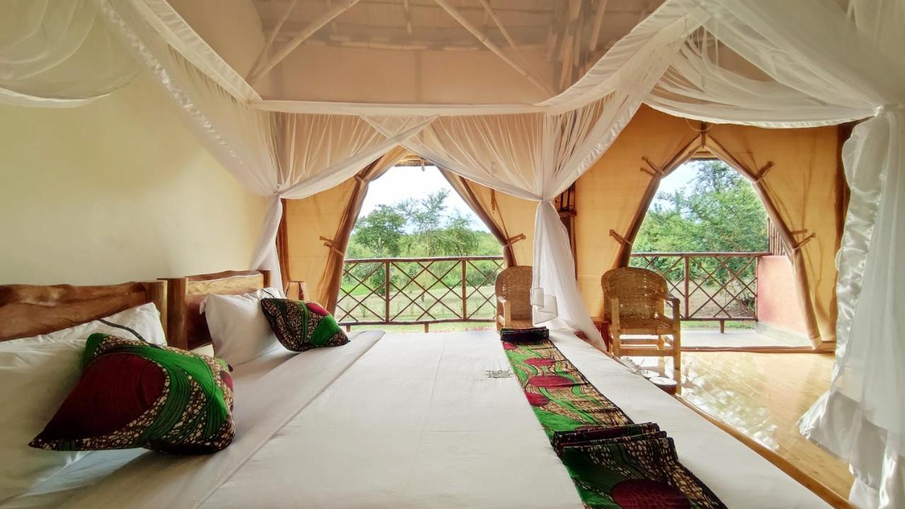 Murchison Falls Bamboo Village Paraa Exterior photo