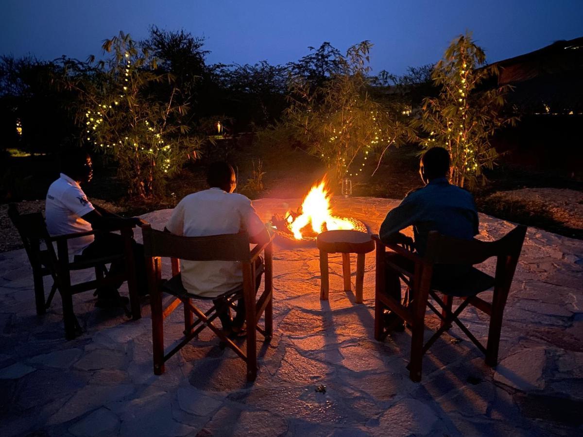 Murchison Falls Bamboo Village Paraa Exterior photo