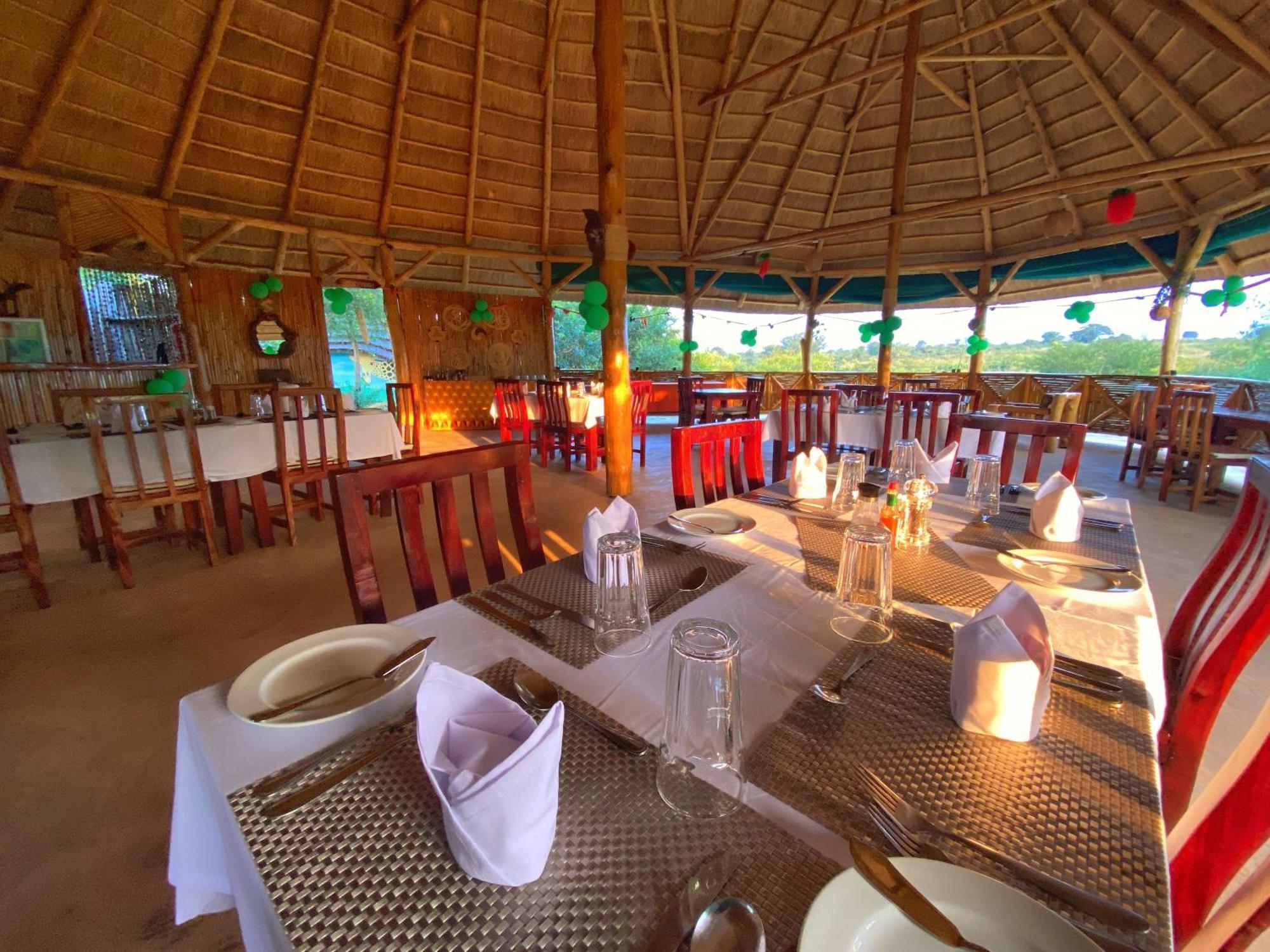 Murchison Falls Bamboo Village Paraa Exterior photo