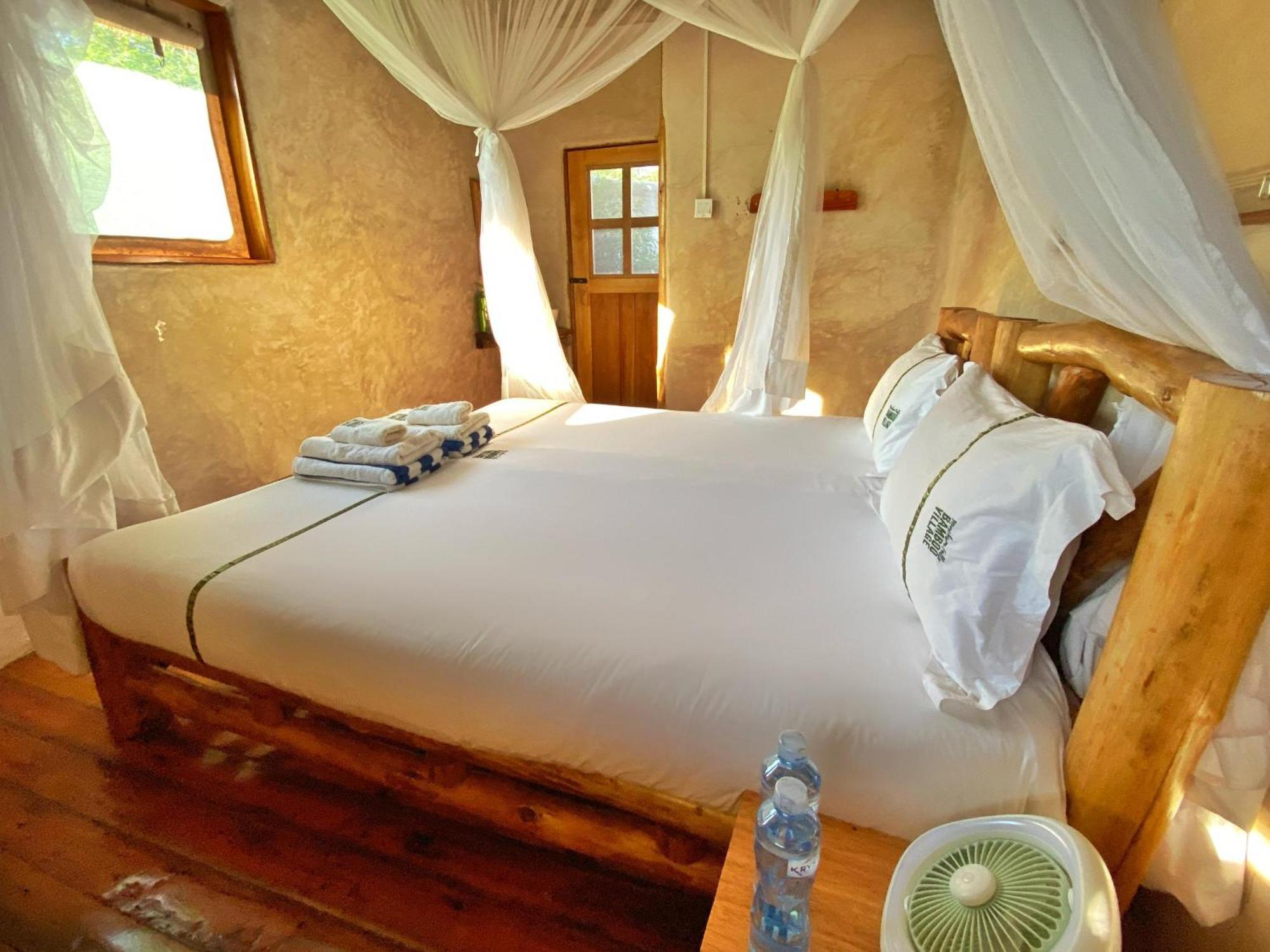 Murchison Falls Bamboo Village Paraa Exterior photo